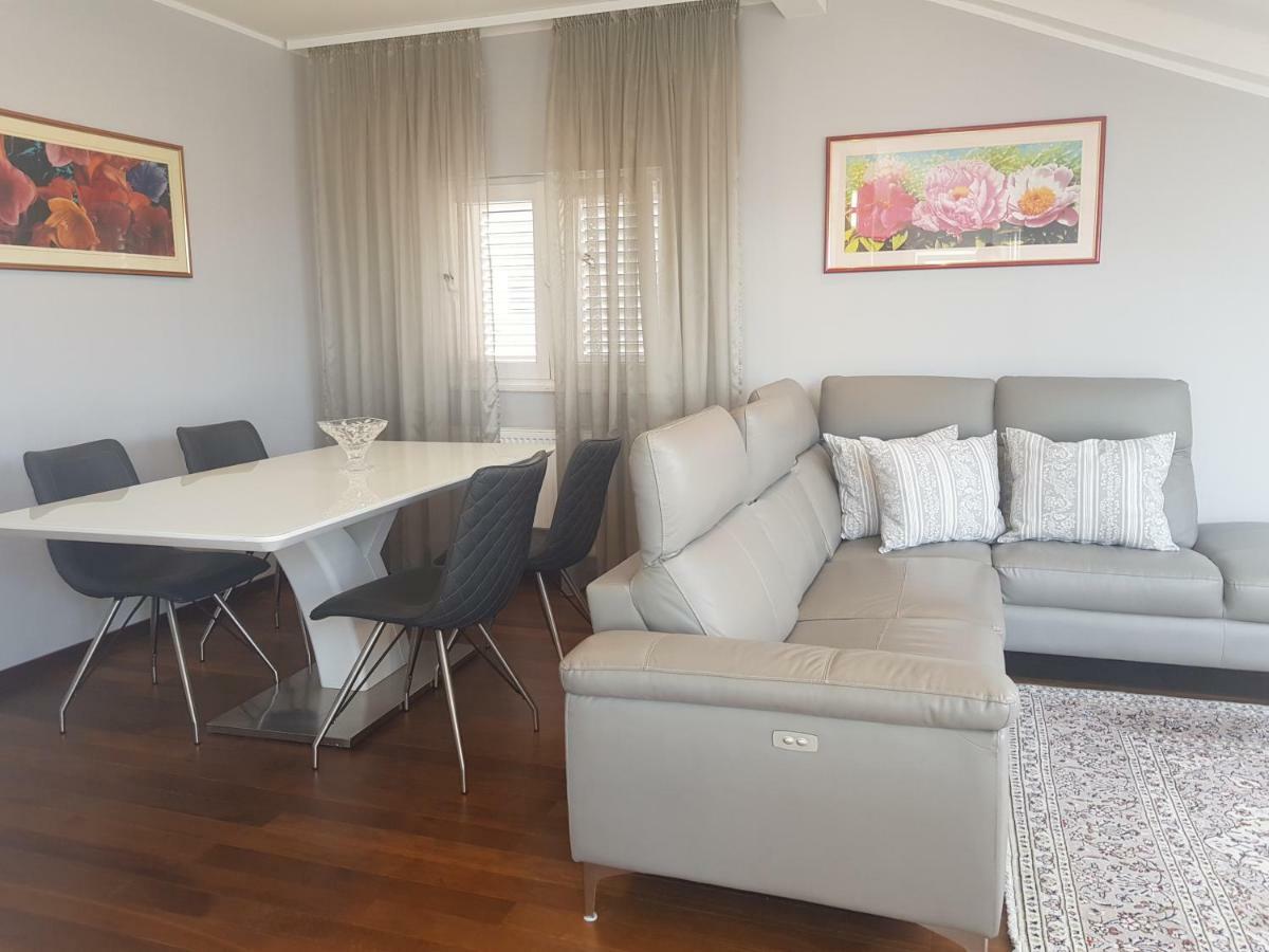 Apartman Stegic シベニク エクステリア 写真