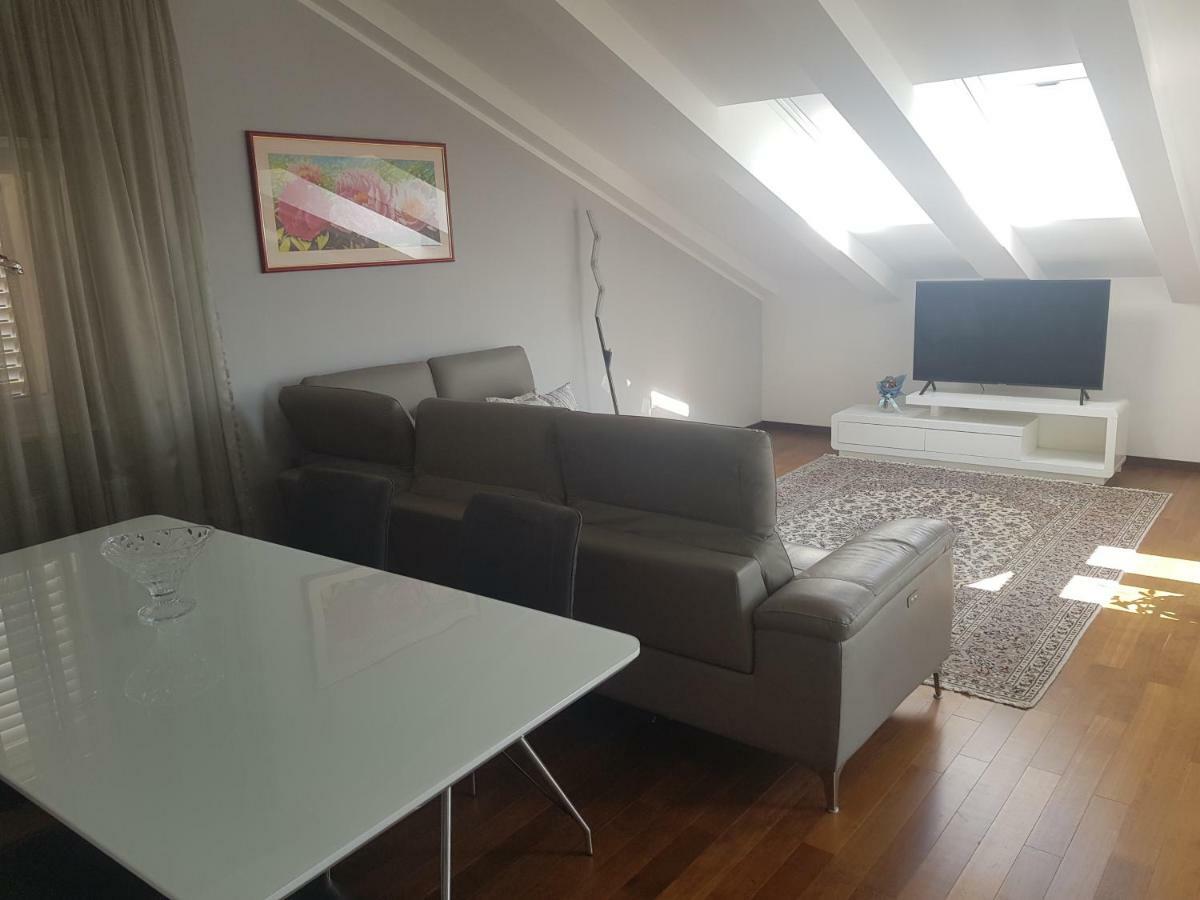 Apartman Stegic シベニク エクステリア 写真